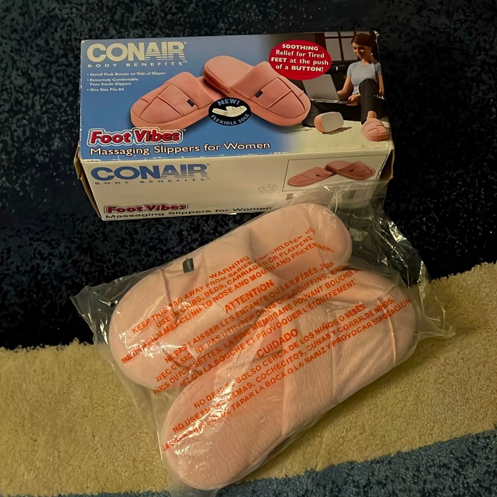Conair Body Benefits FootVibes Massaging Slippers